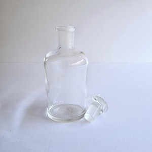 apothecary jar with ground glass stopper antique pharmacy druggist jar, Pyrex F6 jar