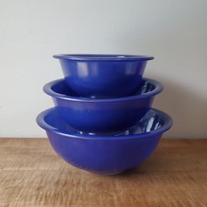 Vintage Pyrex Mixing Bowl Set Cobalt Blue 1990&#39;s 3 Pyrex Nesting Bowls