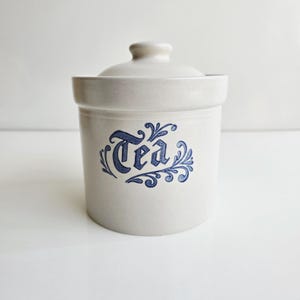 stoneware tea canister vintage Pfaltzgraff Yorktowne tea canister
