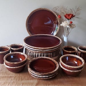 Hull Dinnerware 16 Piece Set