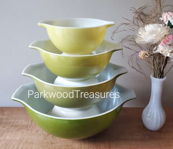 Vintage Pyrex Verde Green Cinderella Mixing Nesting Bowls Set of 3, 444 443  441, Pyrex Nesting Bowl Set of Three, Green Pyrex Set 