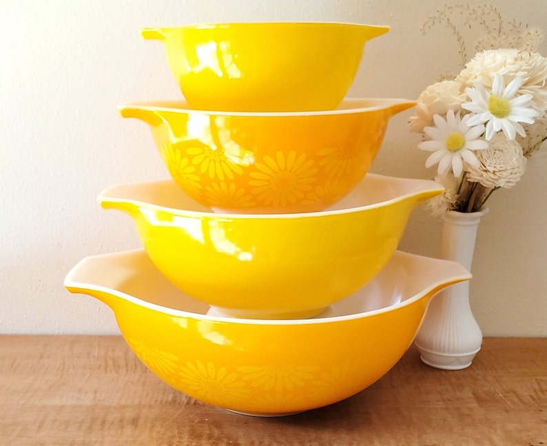 Vintage Pyrex Daisy Aka Sunflower Cinderella Mixing Bowls Set Etsy
