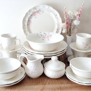 Vintage Pfaltzgraff Tea Rose Dinnerware 24 Piece Set for 4