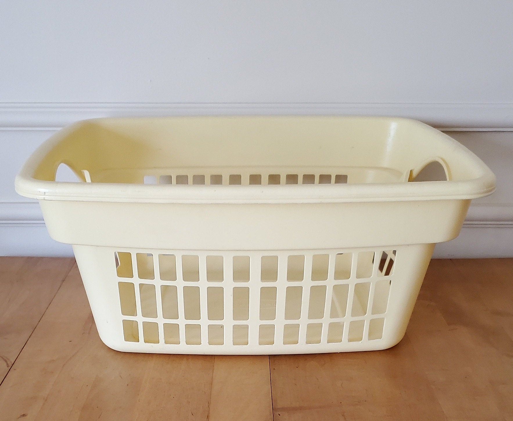 Vintage Rubbermaid Laundry Basket Large Capacity Clothes Etsy
