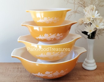 Vintage Pyrex Butterfly Gold Bowls Pyrex Mixing Bowl Cinderella Bowls Set of 4