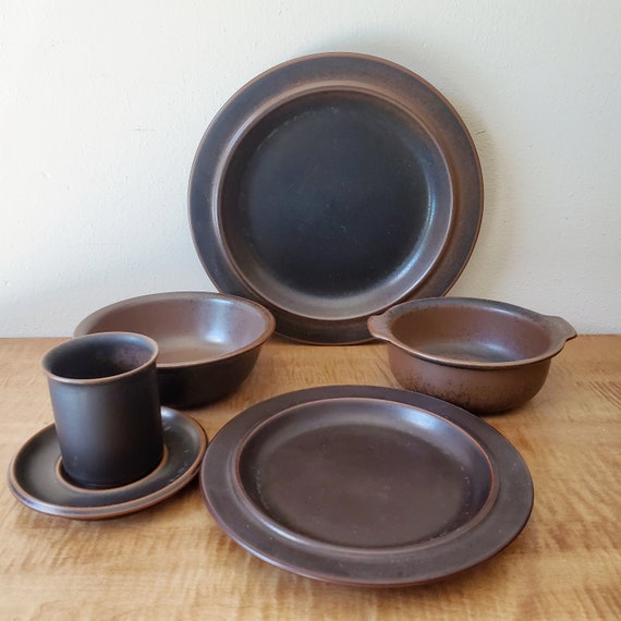 Vintage Arabia Finland Ruska Brown Ceramic Dinnerware: 25 Piece