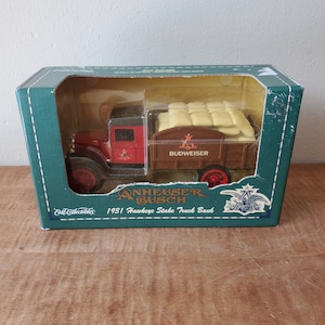 Vintage ERTL Toy Truck Bank, Anheuser Busch Budweiser 1931 Hawkeye Stake Truck, Budweiser Delivery Truck, Adult collectable Trucks