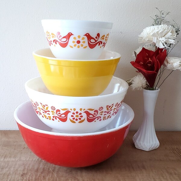 Vintage Pyrex Friendship Mixing Bowls