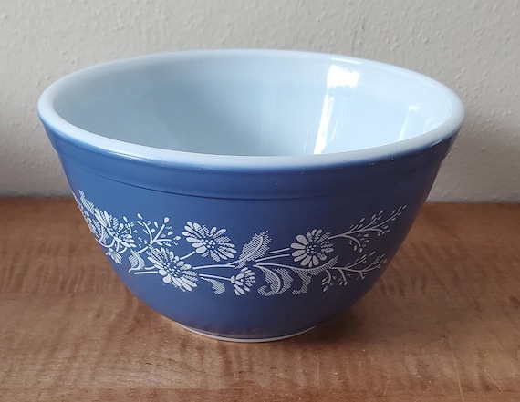 Vintage Pyrex Colonial Mist Mixing Bowls Rare All Blue Bowls 