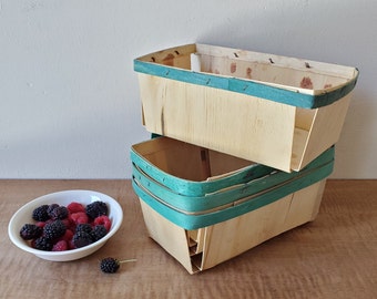 2 quart wood baskets: set of 4