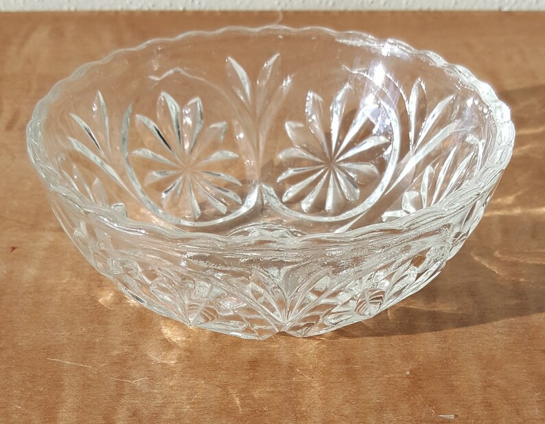Anchor Hocking Glass Salad SetBerry Bowl Set Medallion Star and Cameo Bowls Set of 9 Bowls~