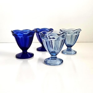 blue ice cream bowls 4 vintage Anchor Hocking Tulip dessert cups parfait glasses
