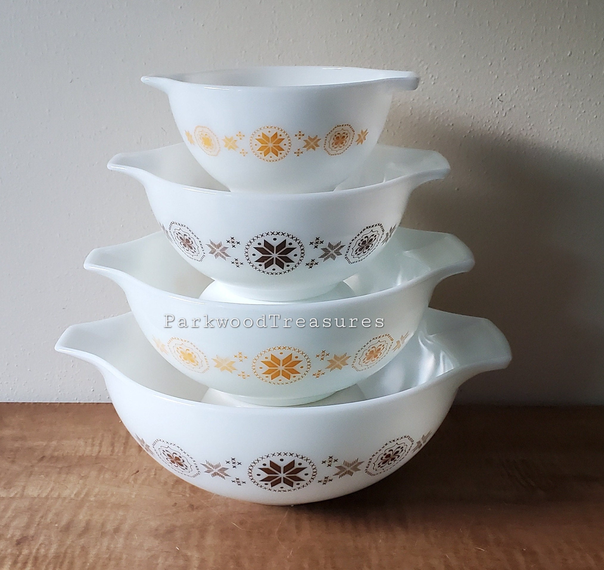 Vintage Pyrex Town and Country Cinderella Mixing Bowl and