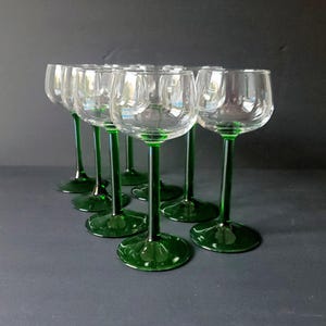 Vintage Luminarc Emerald Green Wine Glasses - Set of 8