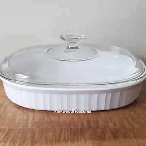 Vintage Corning Ware F-6-B French White Casserole: (1.8L) Covered Roaster