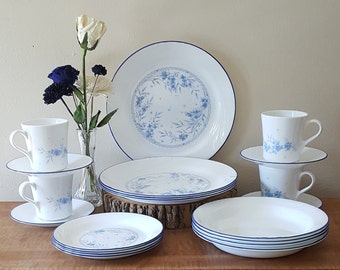 Vintage Corelle Blue Fleur Dinnerware Set of 20 Pieces for 4
