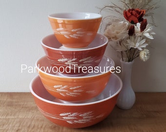 Vintage Pyrex Autumn Harvest Mixing Bowls  Set of 4 Nesting Bowls