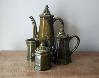 Vintage Pfaltzgraff Heritage Green Choice: Coffee Pot, Tea Pot, Creamer and Sugar