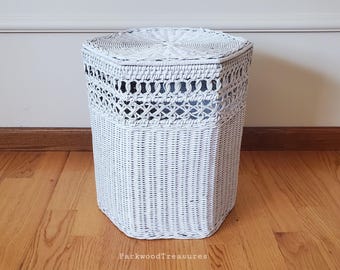 hamper 17" vintage wicker hamper with lid