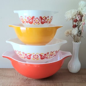 Vintage Pyrex Friendship Cinderella Mixing Bowls