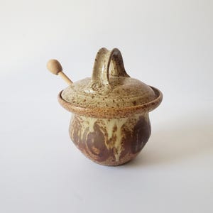 ceramic honey pot, 6&quot; vintage studio pottery honey pot with wand