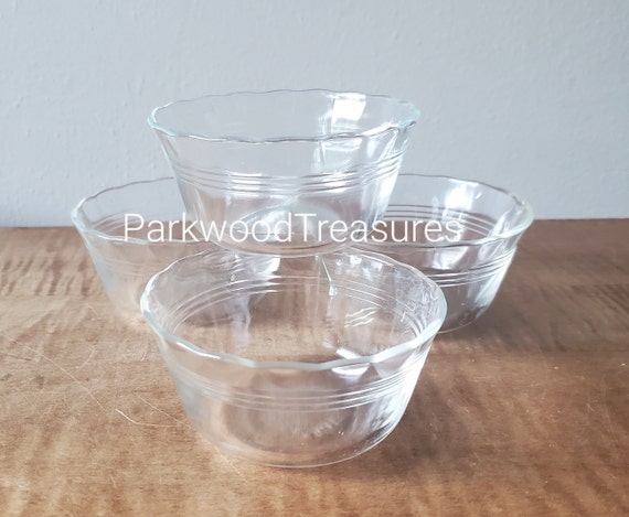 Vintage Pyrex Small Glass Bowl 