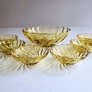 glass salad bowl set vintage Hazel Atlas Golden Swirl berry bowls