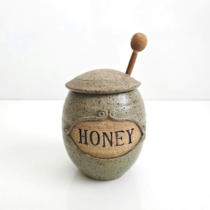 ceramic honey pot, 6&quot; vintage studio pottery honey pot with wand