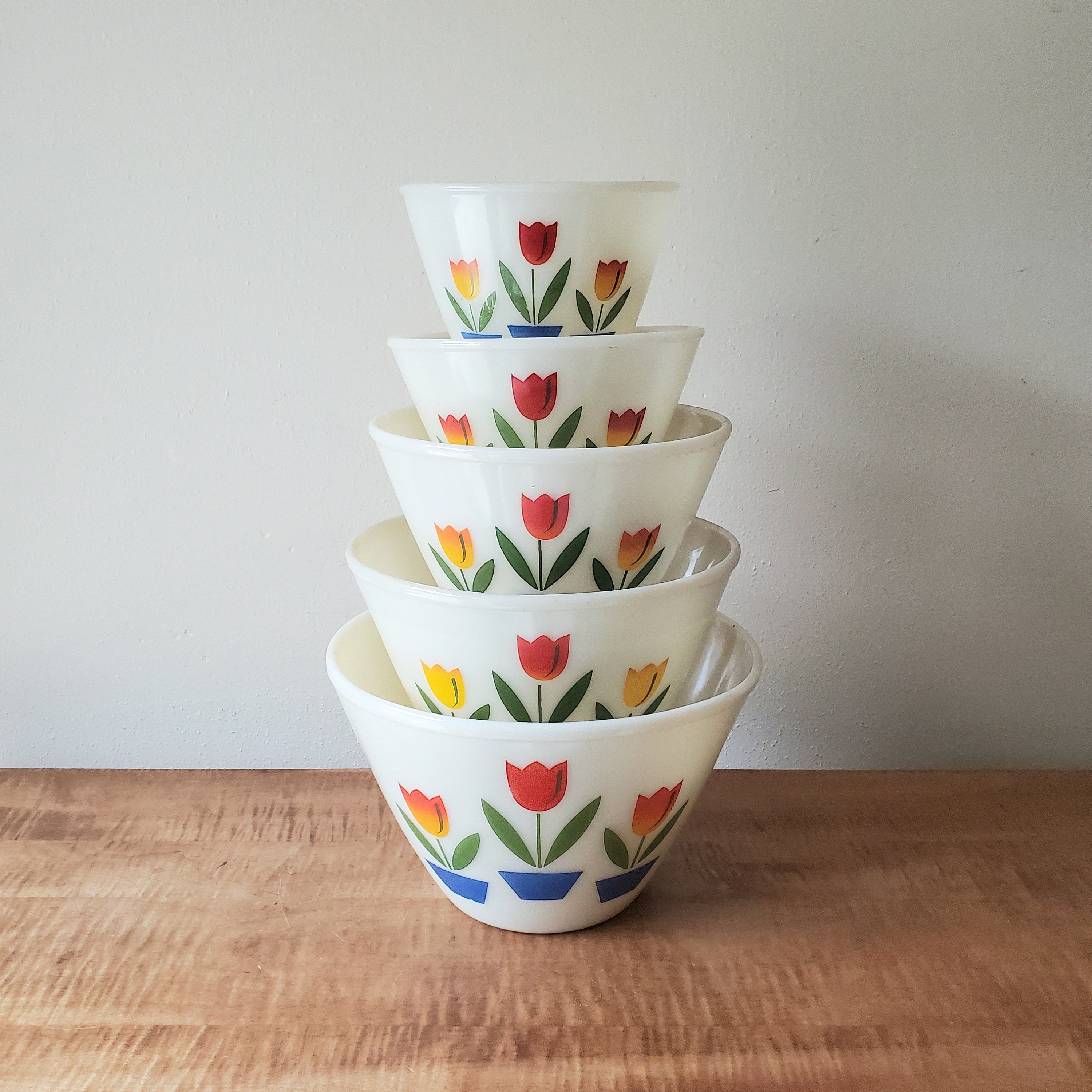 Vintage Fire King Ivory Tulip Mixing Bowls Set of 5 - Etsy 日本