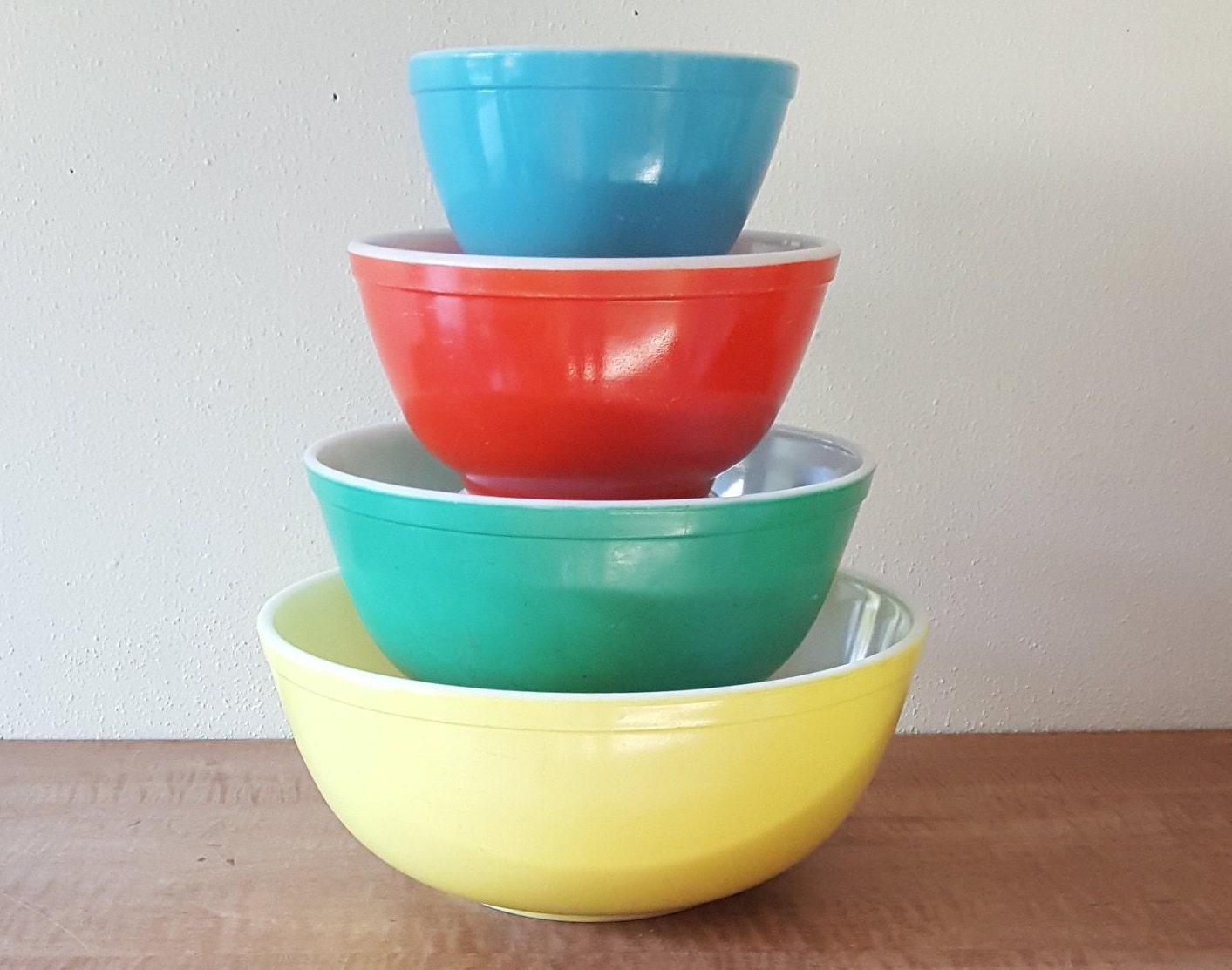 pyrex primary color mixing bowls
