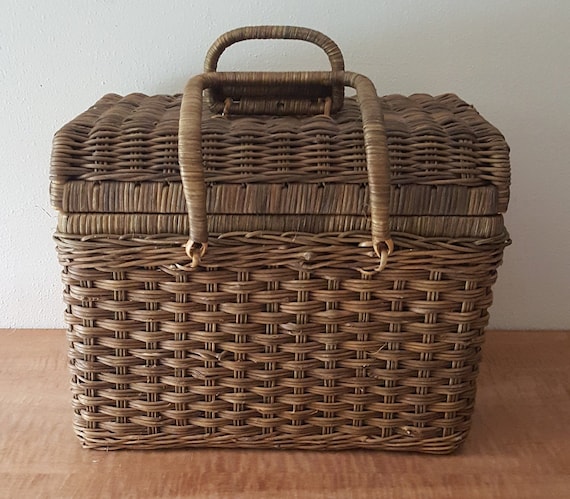 Vintage Wicker Basket/Handles/Lid