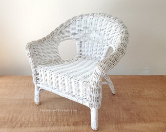 Childs white wicker chair new arrivals