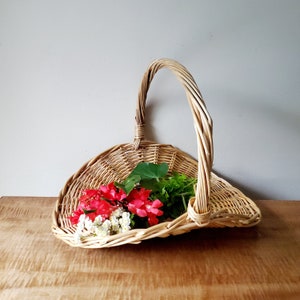 Vintage Handle Gathering Basket, Woven Wicker Basket, Large Willow Basket