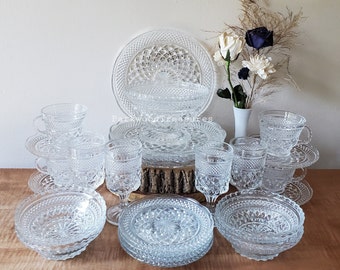 vintage Wexford glass dinnerware Anchor Hocking 25 piece dish set for 4 guests