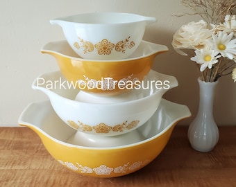 Pyrex Butterfly Gold Cinderella 4 mixing bowl set  /