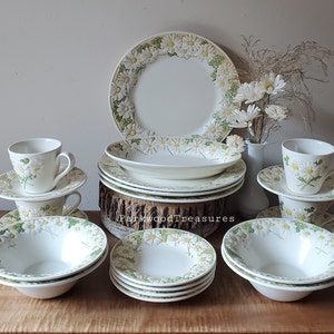 Vintage Sculptured Daisy Poppytrail Metlox 21 Piece Set for 4 - Etsy