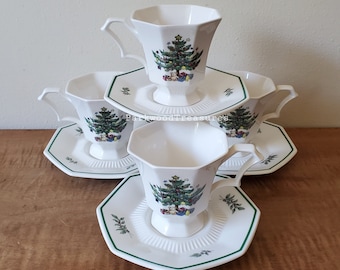 29 pc NIKKO JAPAN CHRISTMASTIME DINNERWARE SERVICE FOR six