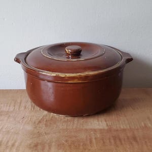 stoneware bean pot 8 1/2&quot; vintage primitive pottery dutch oven casserole soup tureen