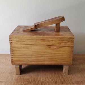 Cedar shoe hotsell shine box