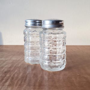 Vintage Glass Salt and Pepper Shakers by Anchor Hocking Glass Shakers with Aluminum Tops