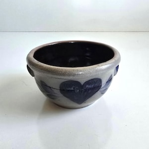 5&quot; vintage Rowe Pottery salt glazed garlic bowl with heart design