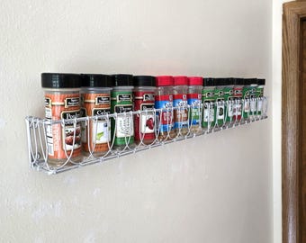 vintage spice rack: kitchen spice organization