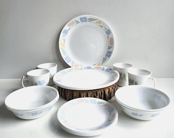 vintage Corelle Friendship dinnerware 16 piece set for 4 guests