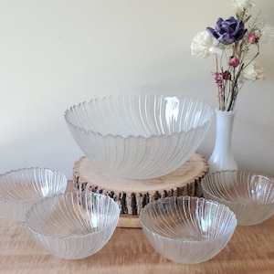 Vintage Arcoroc Swirl Seabreeze Glass Salad Bowl Set