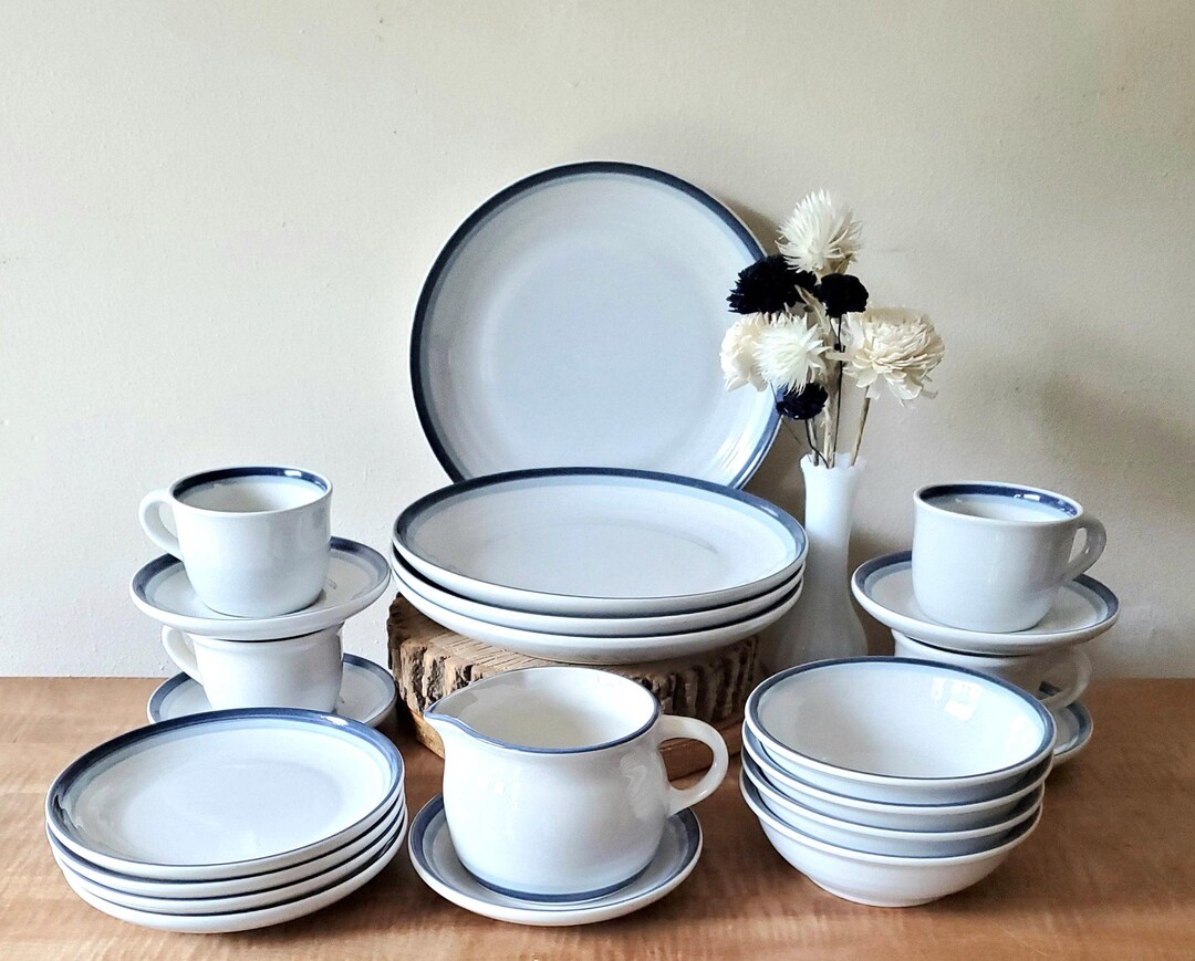 Vintage Pfaltzgraff Sky Dinnerware Set 22 Pieces for /details in