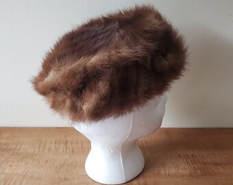 Vintage Ladies Mink Fur Hat , Sold by Famous Barr , St  display picture 3