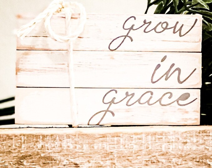 Farmhouse Mini Wood Book Sign/Tiered Tray Decor/Coffee Bar Decor/Farmhouse Home Decor/Grow in Grace