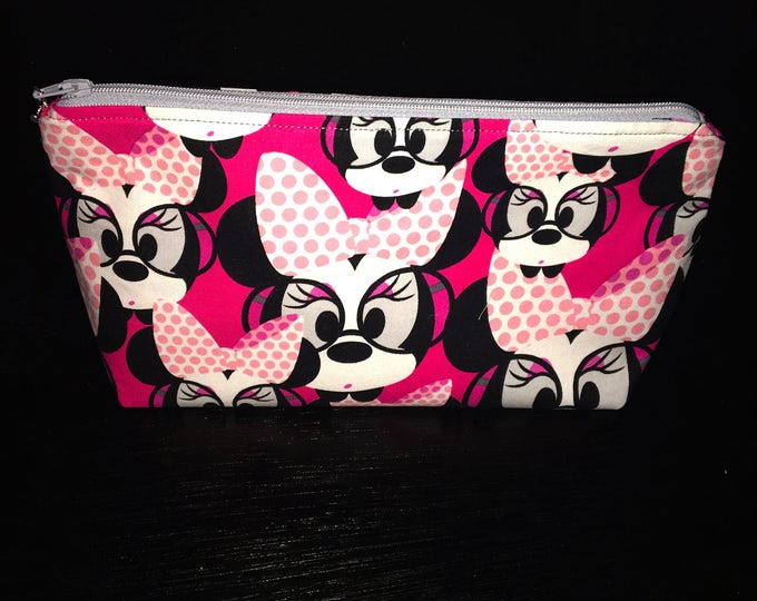 Minnie's World - Wedge Style Zippered Bag