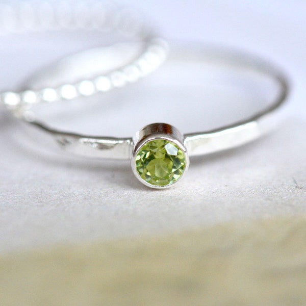 Peridot ring, Birthstone ring August, Gemstone dainty ring, Stackable ring, Sterling silver gemstone ring, birthday gift, UK Jewellery