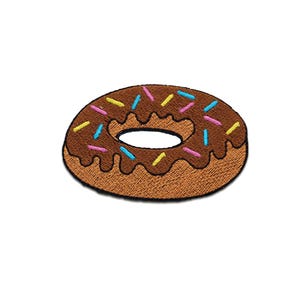 Peut inclure: Écusson brodé d'un beignet glacé au chocolat avec des vermicelles colorés. Le beignet a une base marron avec un glaçage marron foncé et des vermicelles bleus, jaunes et roses.
